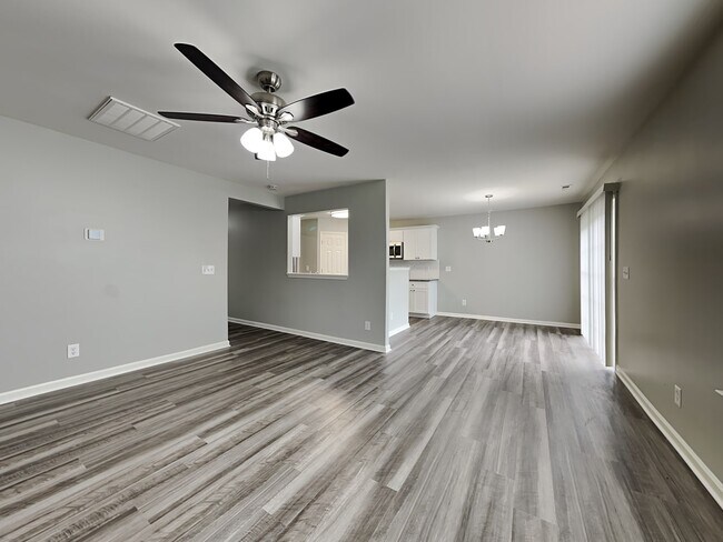 Building Photo - 1231 Maple Ridge Dr
