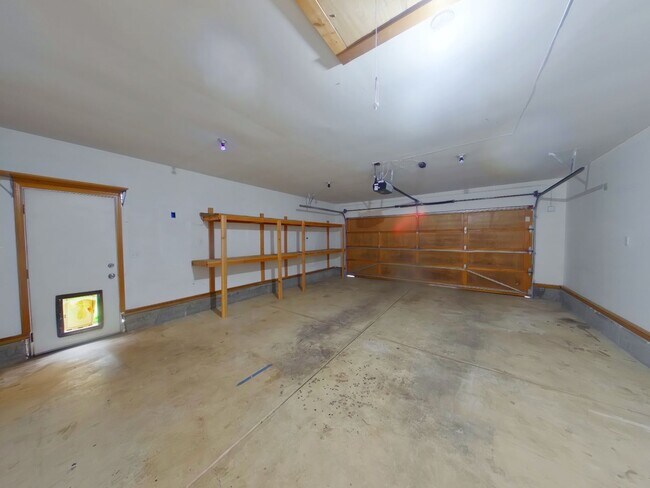 Foto del edificio - 2310 Snelling Dr
