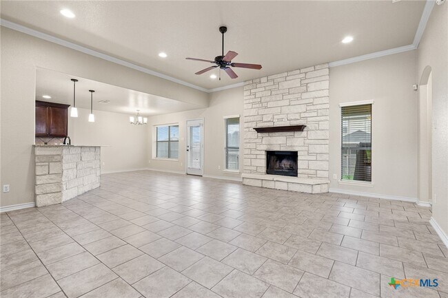 Building Photo - 3606 Rudolph Dr
