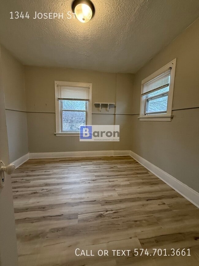 Building Photo - 1344 Joseph St