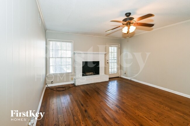 Foto del edificio - 5840 Knight Arnold Rd