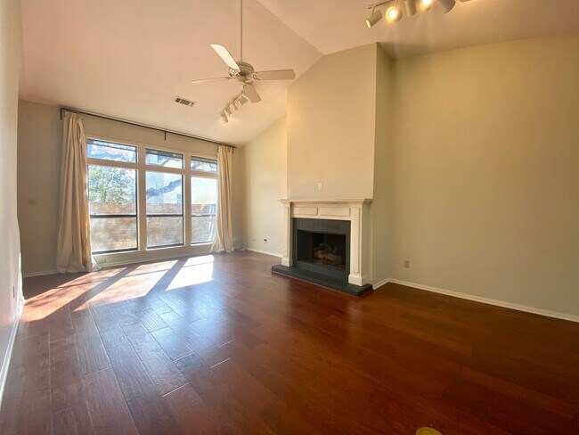 Foto del edificio - Large 3 Bedroom in Tarrytown!