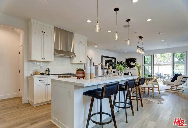 Building Photo - 1651 S Hayworth Ave