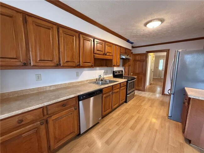 Foto del edificio - 3209 Henderson Walk