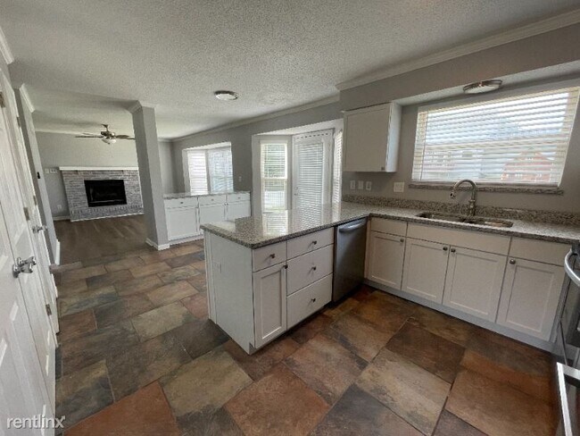Building Photo - 4 br, 2.5 bath House - 367 Beckley Pl