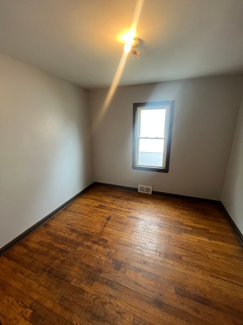 975 Clifford Ave Akron, OH 44306 – photo 3