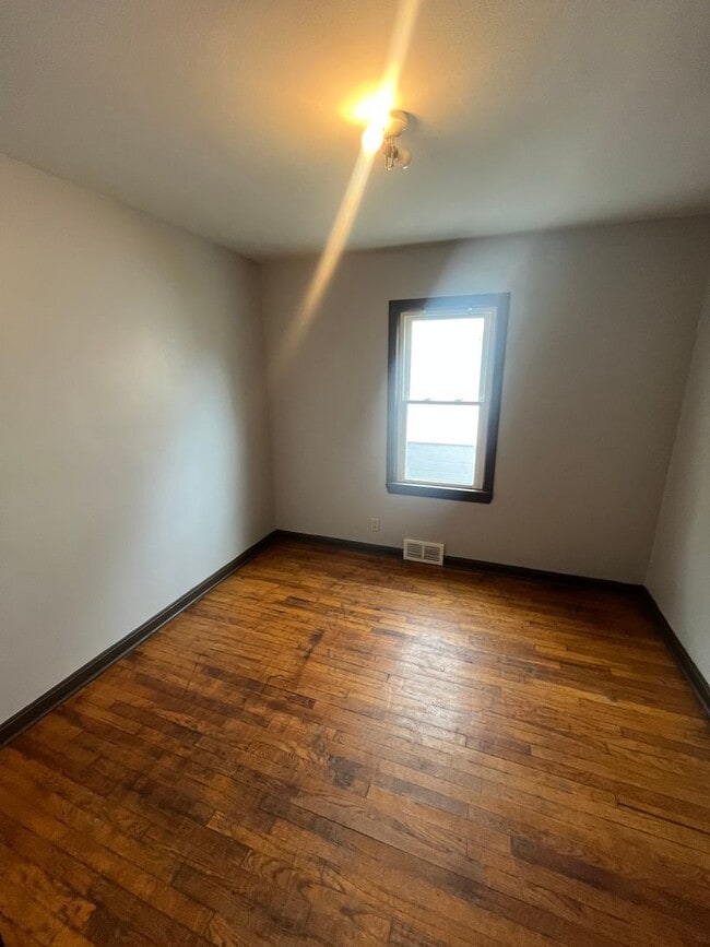 Building Photo - SECTION 8 AND EDEN ACCEPTED!! Newly Renovated 3 Br Home!!