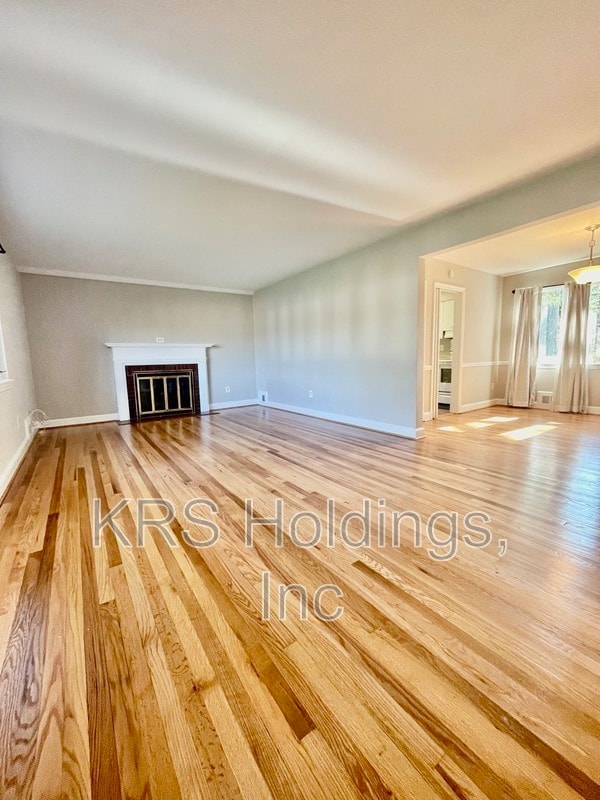 Building Photo - 2911 Linden Ln