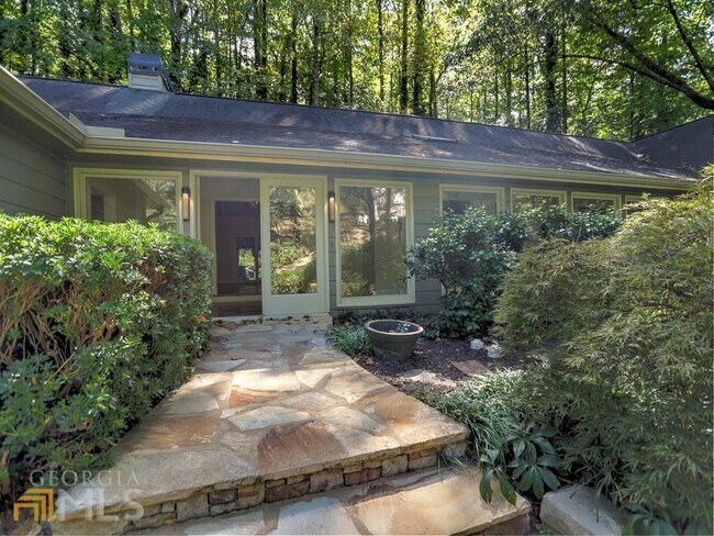 Building Photo - 7165 Riverside Dr