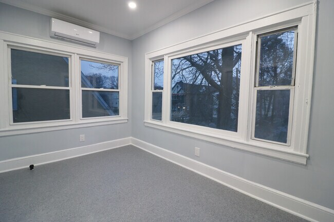Building Photo - 255 Nuber Ave