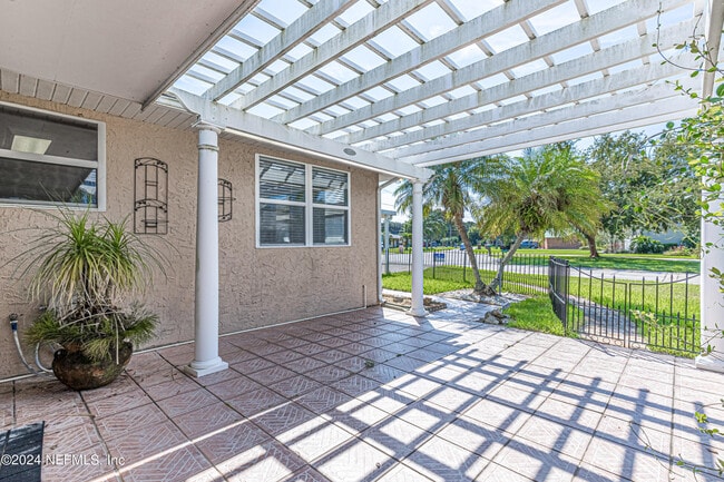 Building Photo - 139 Palm Trail
