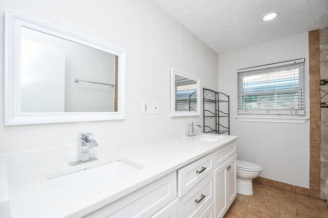 Foto del edificio - 5214 De Milo Dr