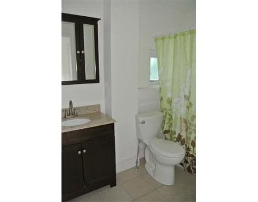 2F Bathroom - 85 Beacon St