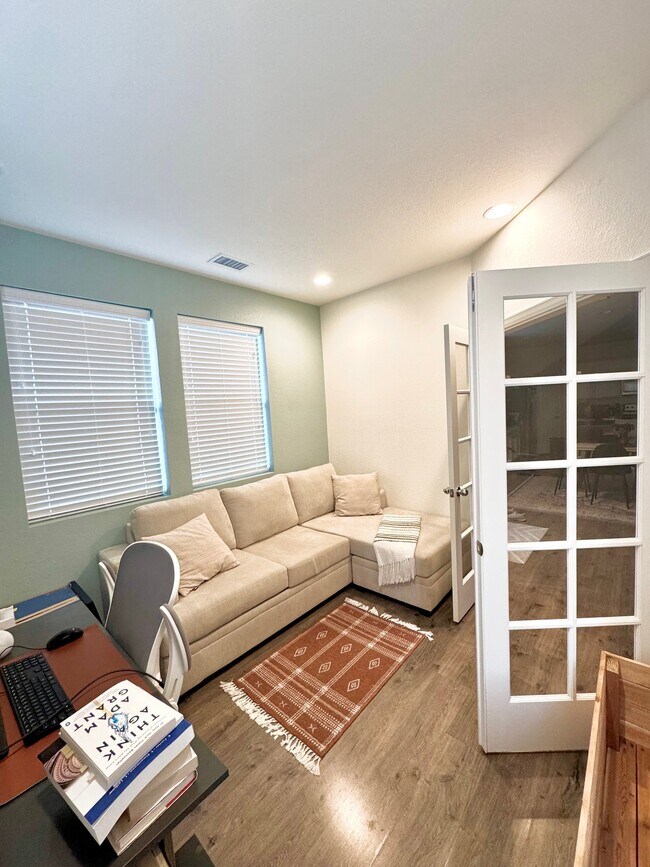 Foto del edificio - 4758 Kittredge St