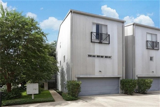 Building Photo - 5218 Blossom St