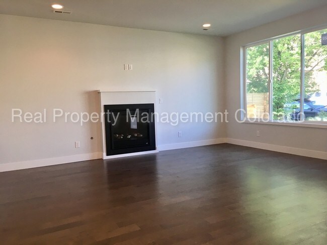 Foto del edificio - Brand New Townhome by Sloan's Lake