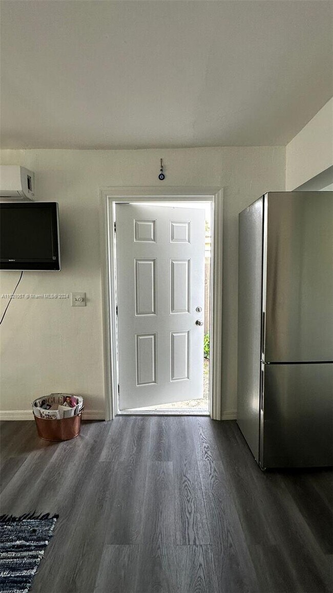 Foto del edificio - 917 NW 145th Terrace