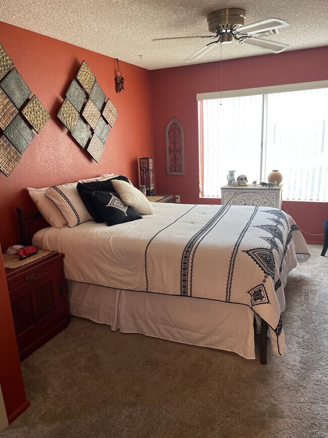 Foto del edificio - 14300 W Bell Rd