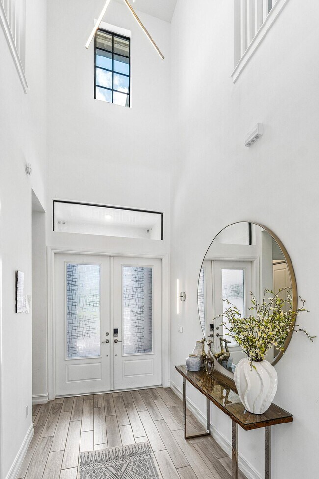Foto del edificio - 8795 Grand Prix Ln