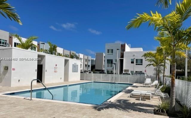 Foto del edificio - 2561 NE 193rd St
