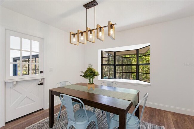 Foto del edificio - 11218 Creek View Dr