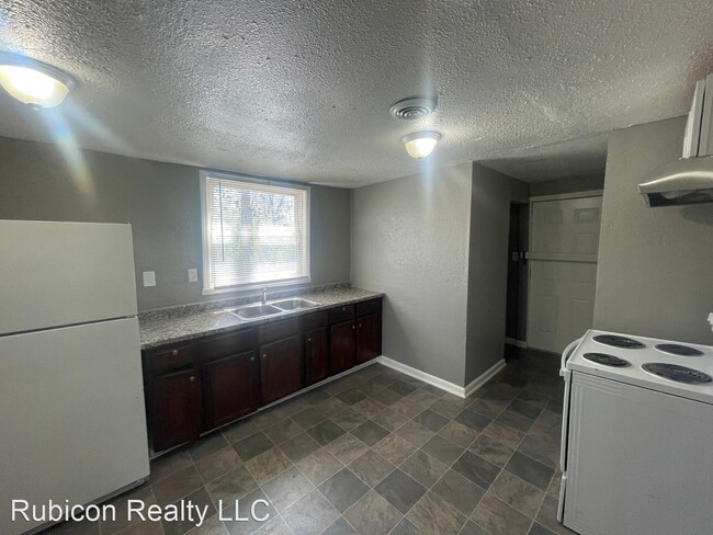 Building Photo - 3 br, 1 bath House - 4446 Kensington Ave