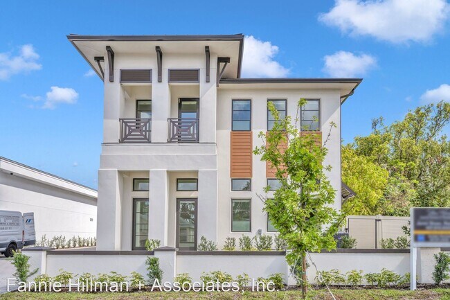 Building Photo - 3 br, 2.5 bath House - 501 W. Canton Ave