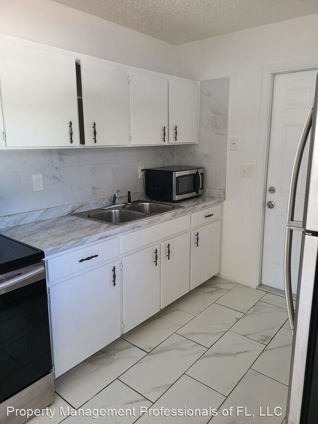 Building Photo - 2 br, 1 bath House - 7397 34th St N