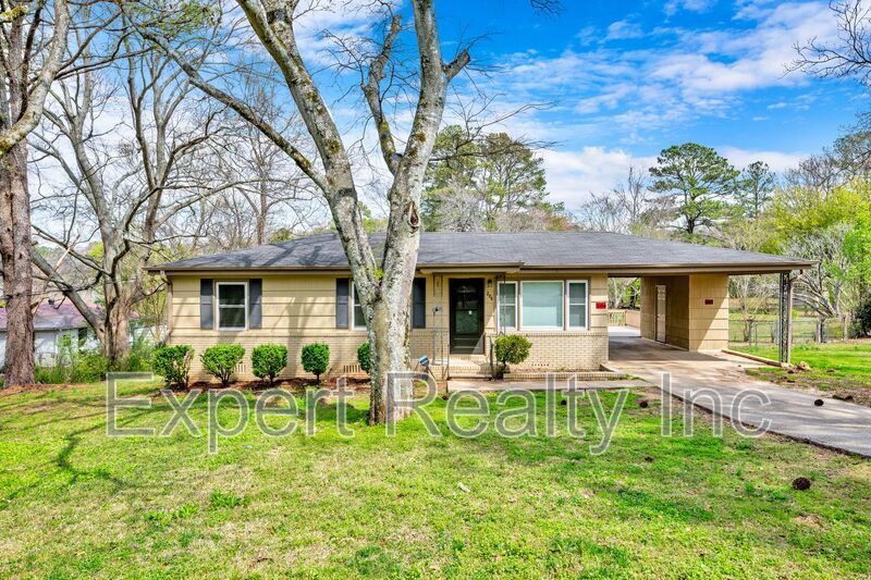 Foto principal - 204 Lake Drive Circle NE