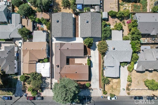 Foto del edificio - 7445 Balcom Ave