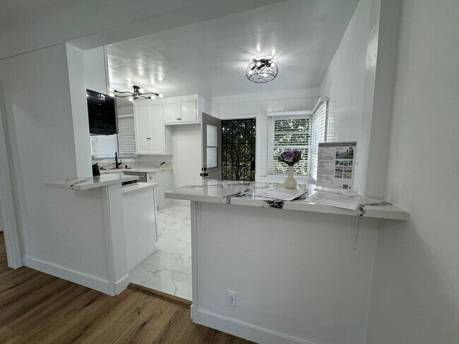 Foto del interior - 14443-14445 1/4 Dickens St