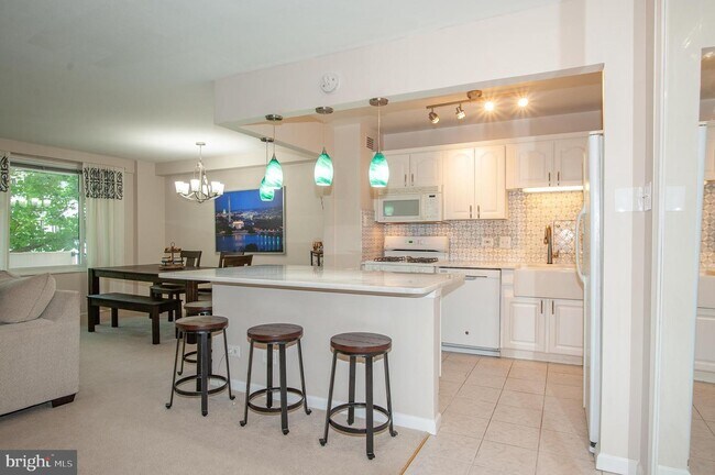 Foto del edificio - 4501 Arlington Blvd