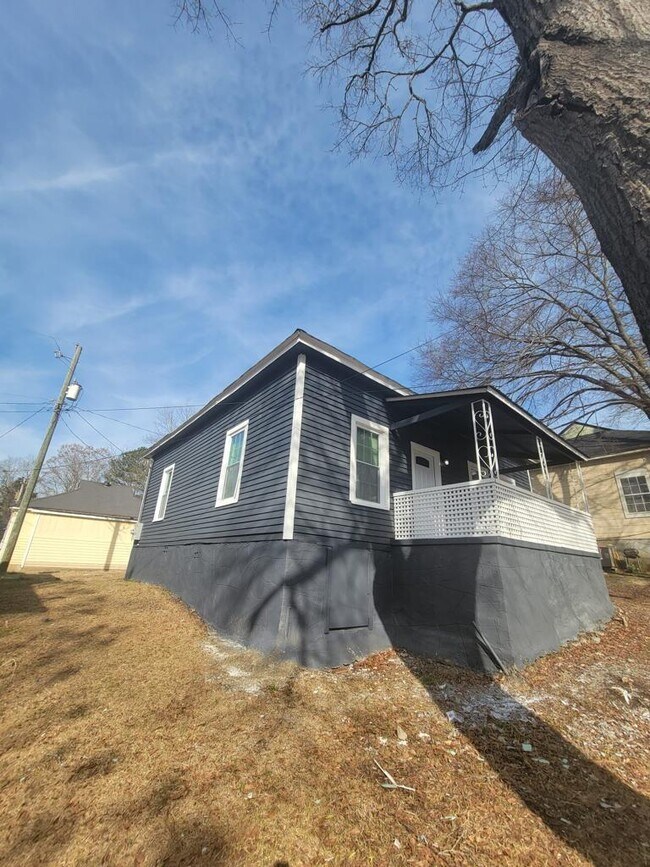 Building Photo - 118 Addie St