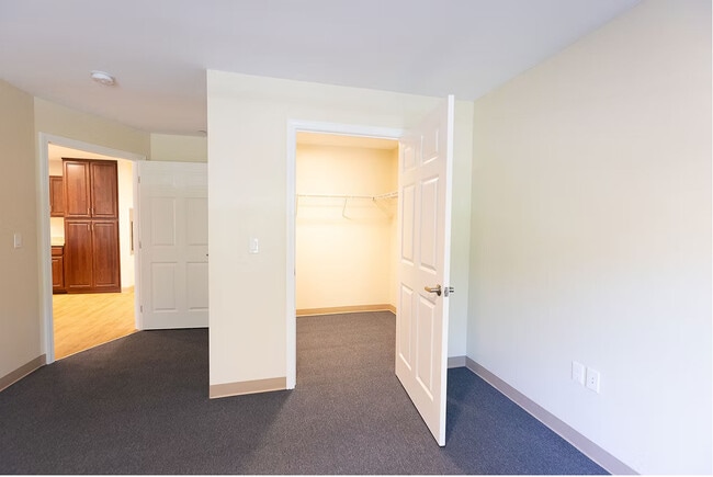 Foto del edificio - Clough Farm Apartments