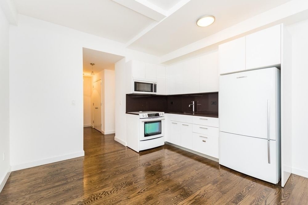 Primary Photo - 212 W 91st St
