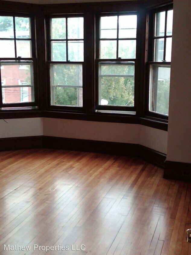 Primary Photo - 129 E Lemon St