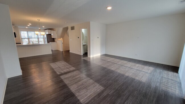 Foto del edificio - 186 Goldenrod Dr