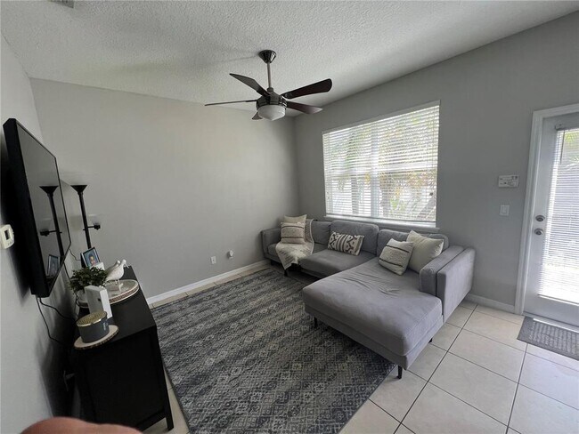 Foto del edificio - 13213 Silver Strand Falls Dr