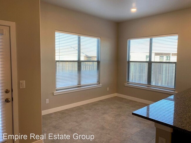 Foto del edificio - 4 br, 2 bath House - 2926 Waverly Avenue