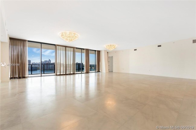 Building Photo - 5000 Island Estates Dr