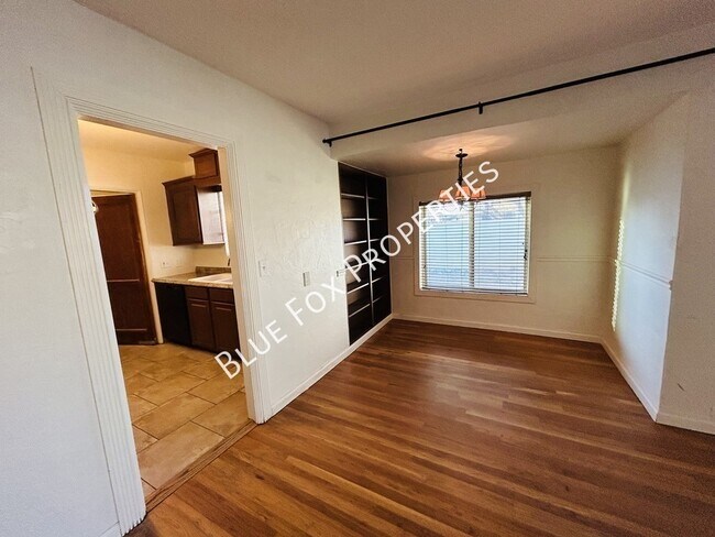 Foto del edificio - 3021 E Linden St