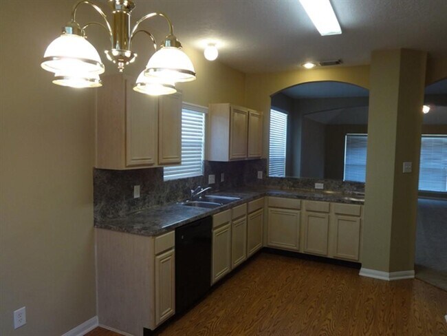 Building Photo - 30 Huntington Bend Dr