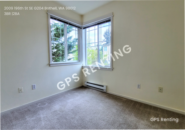 Building Photo - Beautiful Bed 3, Bath 2, home!