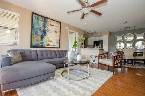 Foto del edificio - 4106 Mahogany Dr