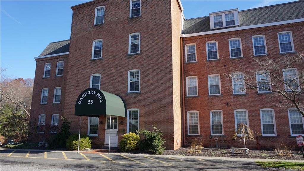 55 Oil Mill Rd Unit 35, Danbury, CT 06810 Condo for Rent in Danbury