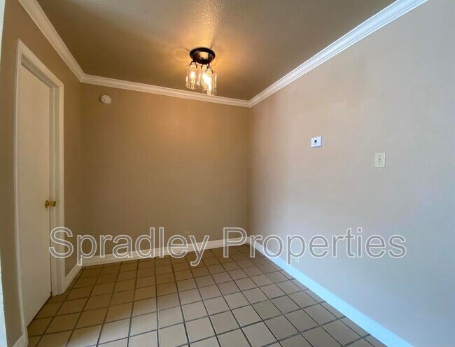 Building Photo - 1025 North Wall St