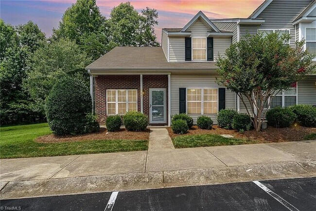 Building Photo - 660 Grasswren Way