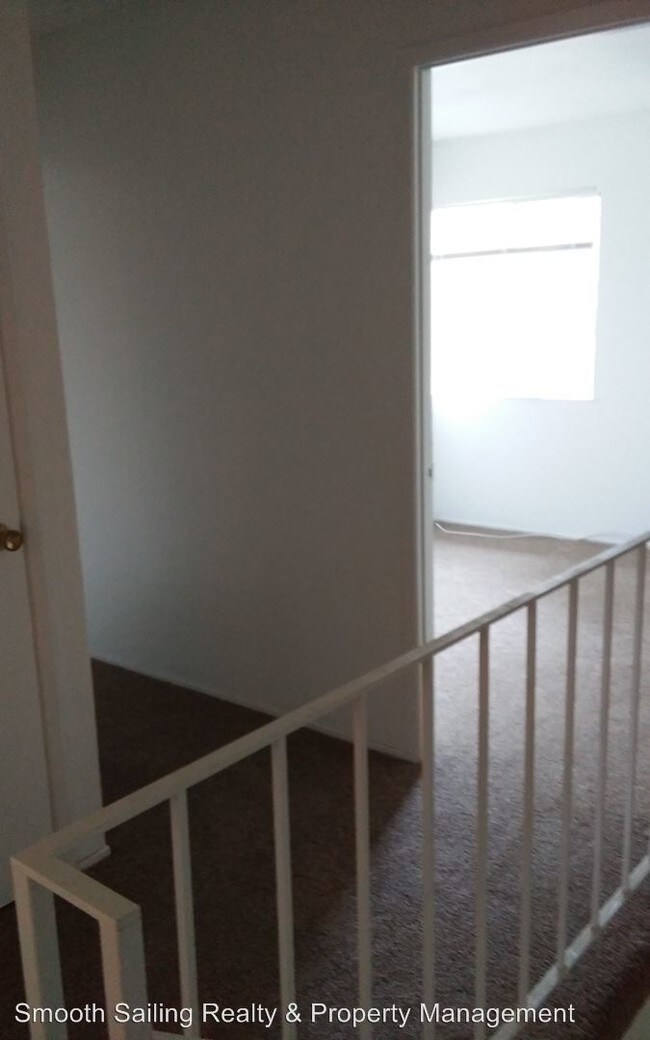 Building Photo - 8855 Salmon Falls Dr