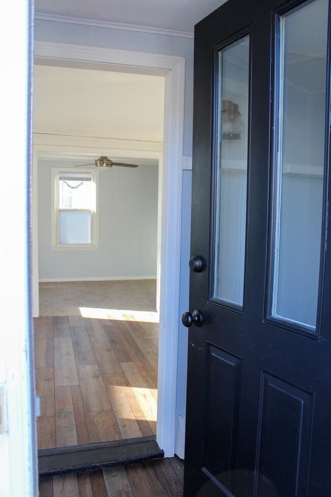 Entry - 6 Ryan Ave