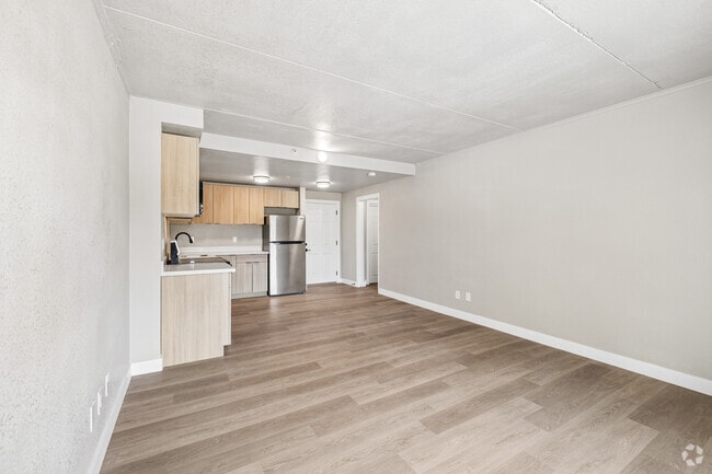 1BR, 1BA - 680SF - Living Room - Solaris at Tucson